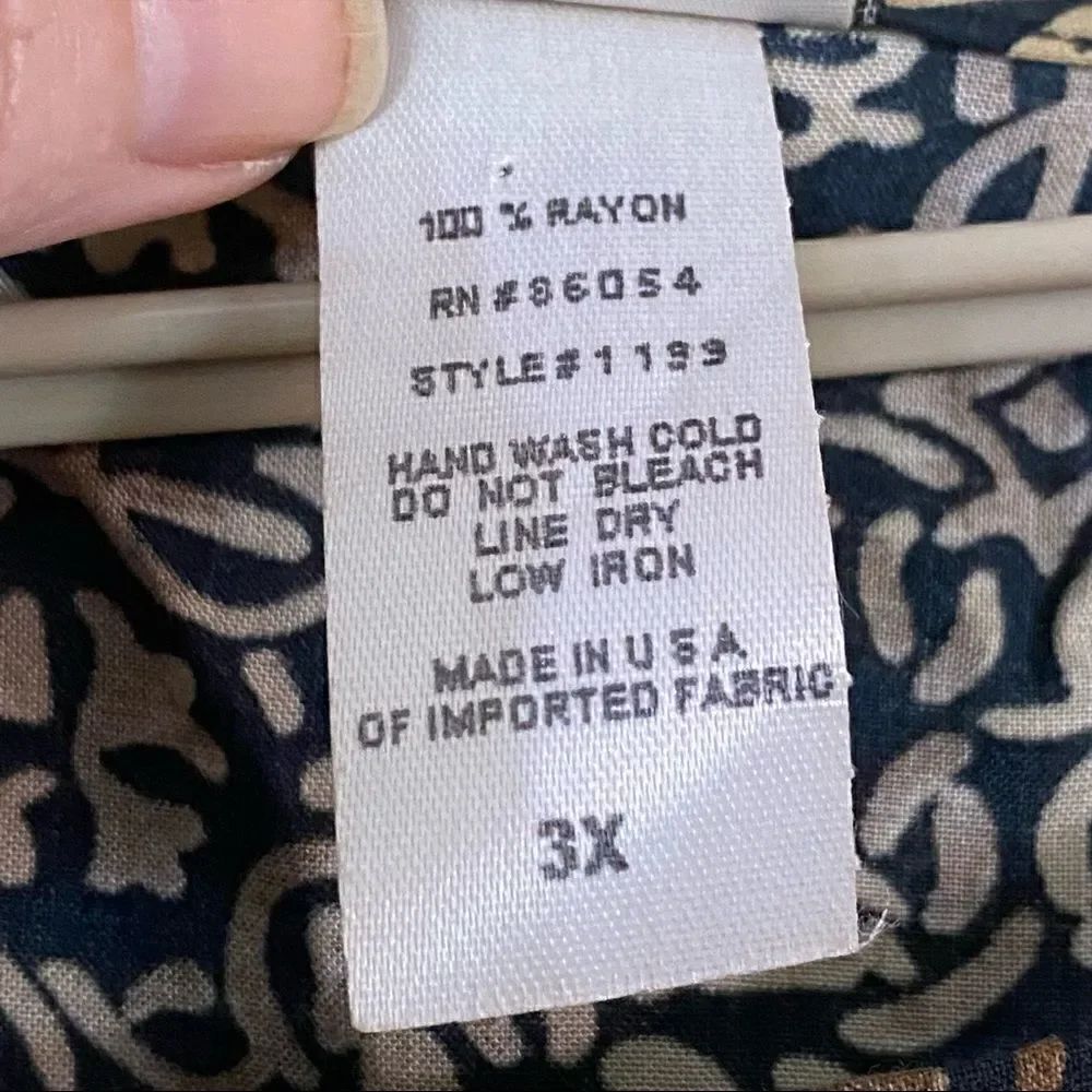 Anthony Original Graphic Asymmetrical Blouse Size 3X - Picture 7 of 7
